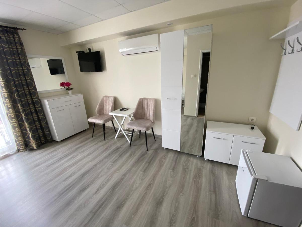 Hostel Комплекс Окей Szumen Zewnętrze zdjęcie